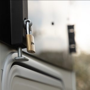 KB21 Unilock, plus 3x UB50 Padlocks, on same key - Image 4